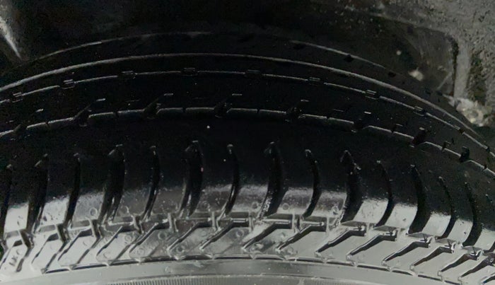 2013 Ford Figo 1.4 ZXI DURATORQ, Diesel, Manual, 75,455 km, Right Rear Tyre Tread