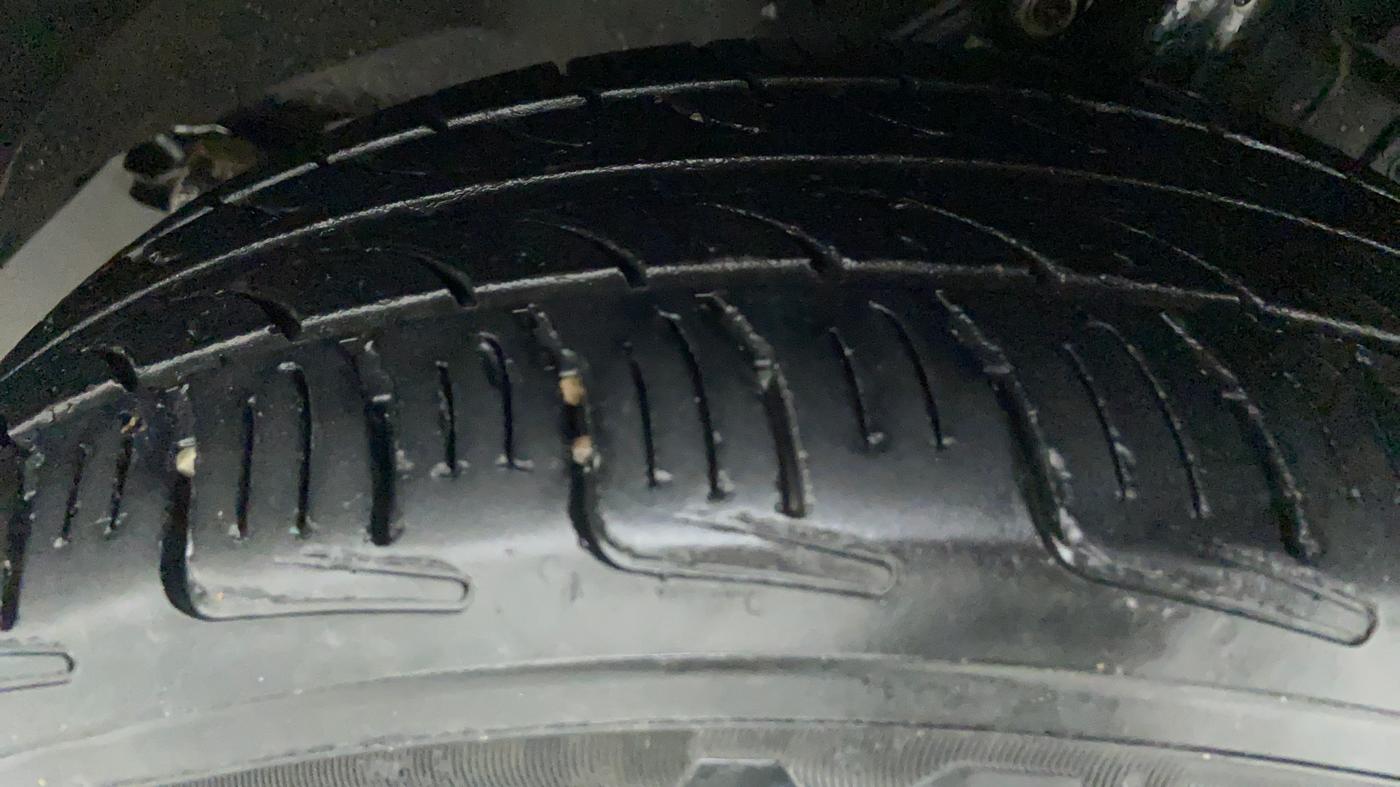 2013 Ford Figo 1.4 ZXI DURATORQ, Diesel, Manual, 75,455 km, Right Front Tyre Tread