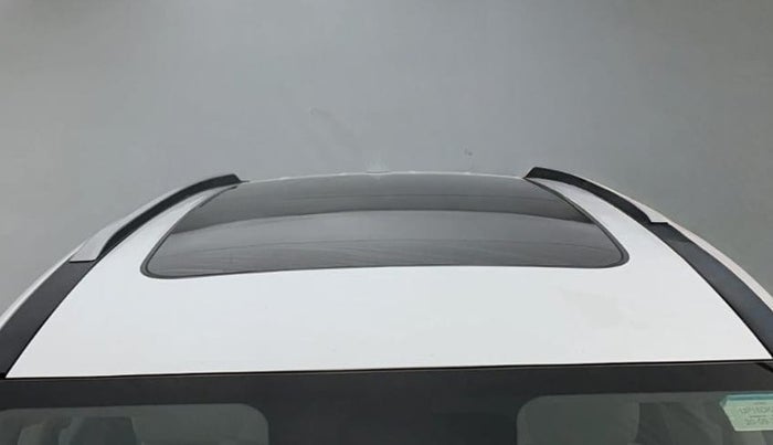 2022 Mahindra XUV700 AX 7 LUXURY D AT 7 STR, Diesel, Automatic, 43,313 km, Moonroof/ Sunroof