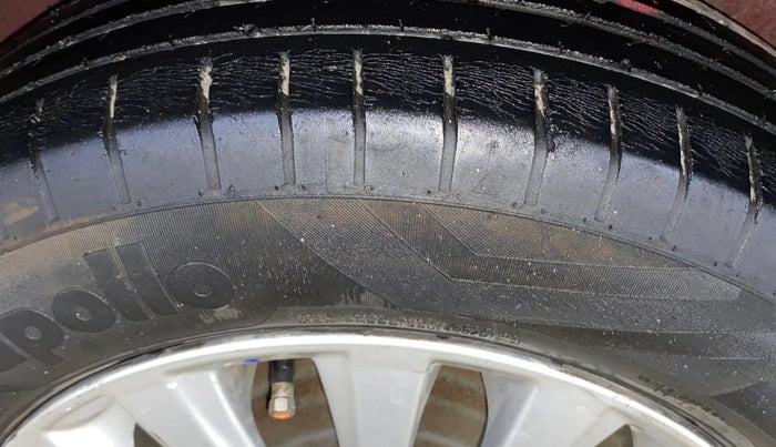 2015 Maruti Ciaz ZXI, Petrol, Manual, 1,05,263 km, Left Rear Tyre Tread