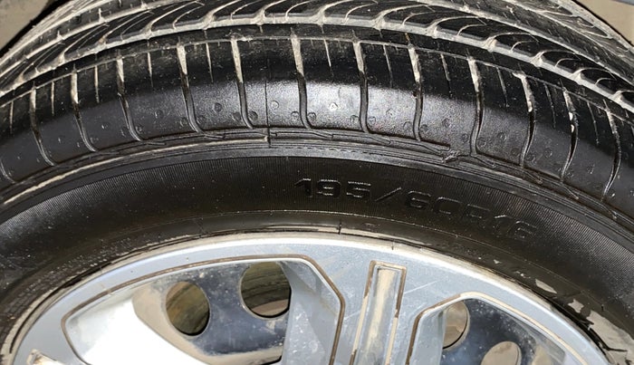 2021 Tata NEXON XM SUNROOF PETROL, Petrol, Manual, 65,781 km, Right Front Tyre Tread