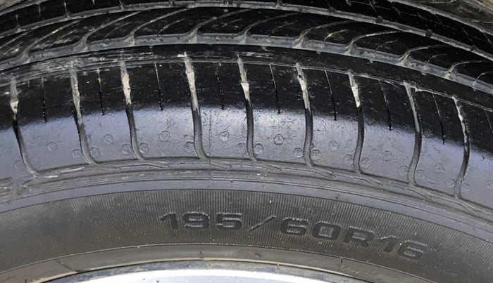 2021 Tata NEXON XM SUNROOF PETROL, Petrol, Manual, 65,781 km, Right Rear Tyre Tread