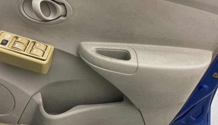 2016 Datsun Go Plus A, Petrol, Manual, 70,236 km, Driver Side Door Panels Control