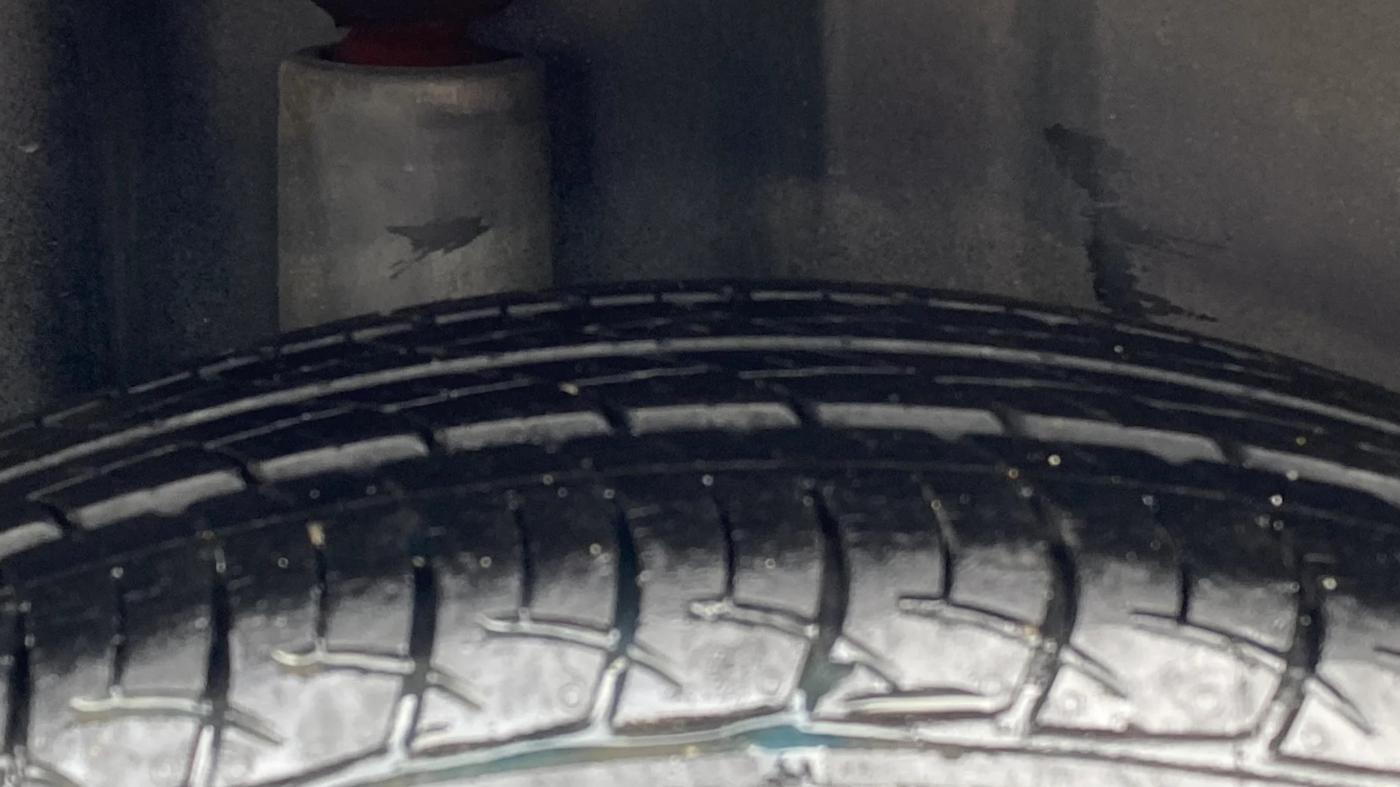 2015 Volkswagen Polo HIGHLINE1.2L, Petrol, Manual, 76,923 km, Right Rear Tyre Tread