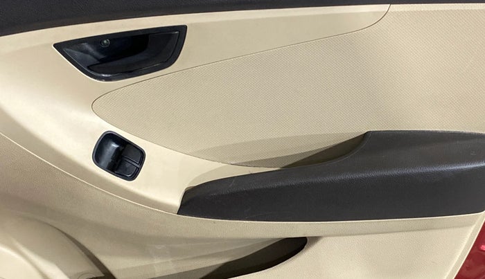 2018 Hyundai Eon MAGNA +, Petrol, Manual, 36,950 km, Driver Side Door Panels Control