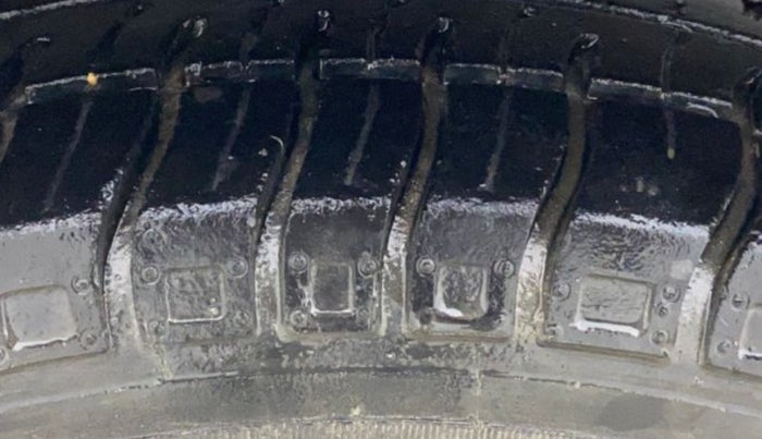 2014 Maruti Alto 800 LXI, Petrol, Manual, 55,463 km, Left Rear Tyre Tread