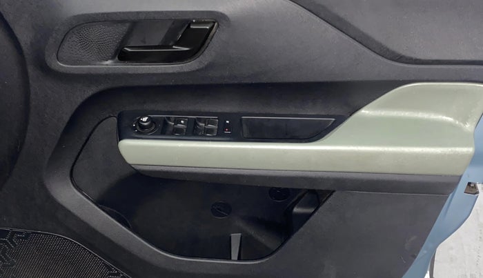 2021 Tata PUNCH ADVENTURE MT, Petrol, Manual, 57,143 km, Driver Side Door Panels Control