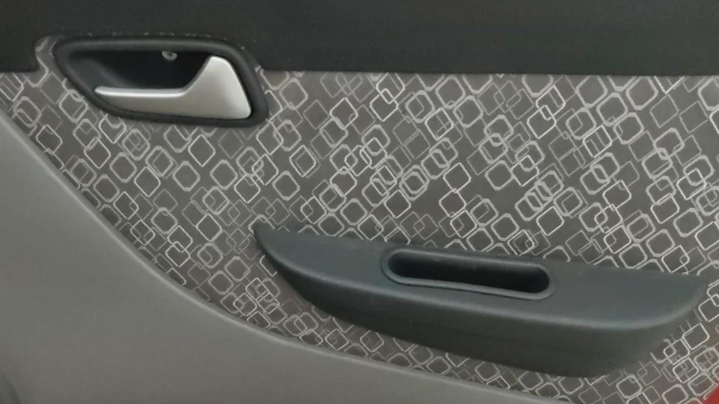 2018 Maruti Alto 800 LXI, Petrol, Manual, 7,181 km, Driver Side Door Panels Control