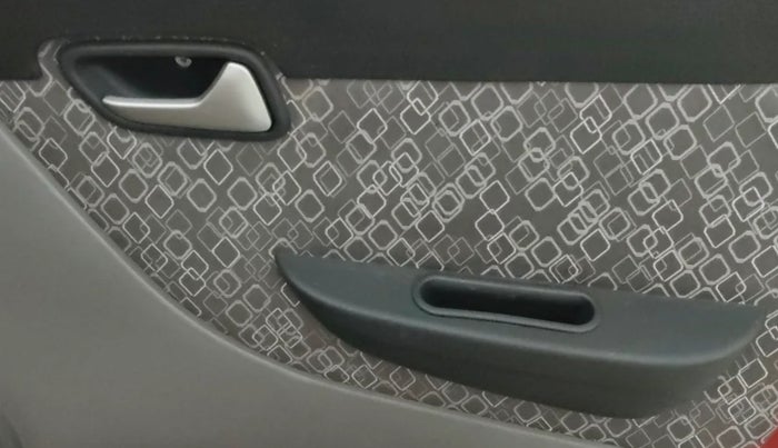 2018 Maruti Alto 800 LXI, Petrol, Manual, 7,181 km, Driver Side Door Panels Control