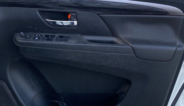 2022 Maruti XL6 ZETA AT, Petrol, Automatic, 55,305 km, Driver Side Door Panels Control