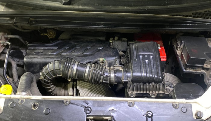 2018 Mahindra MARAZZO M6 8 STR, Diesel, Manual, 1,14,645 km, Engine View