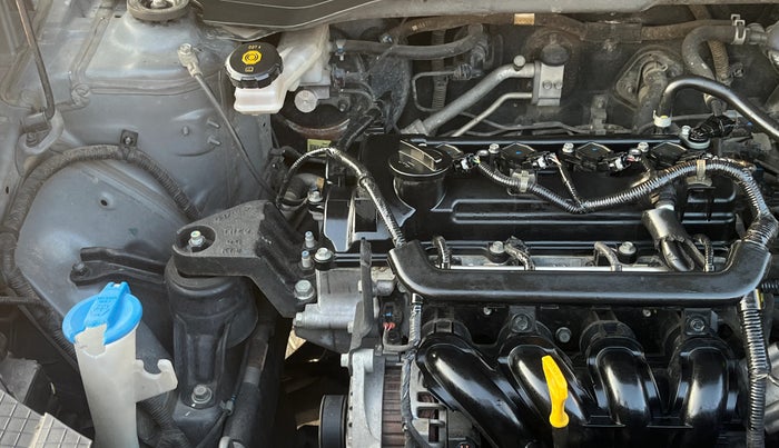 2022 Hyundai VENUE S(O) 1.2, Petrol, Manual, 1,31,745 km, Engine View - Right