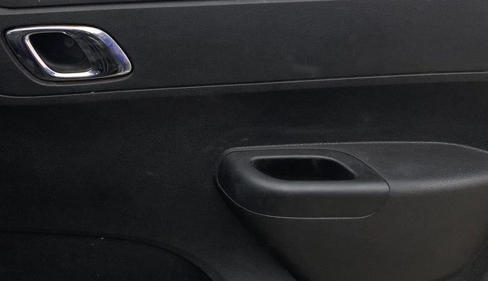 2020 Renault Kwid RXT 1.0 AMT (O), Petrol, Automatic, 64,760 km, Driver Side Door Panels Control