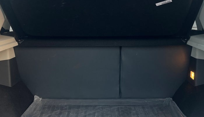 2022 MG ASTOR SUPER 1.5 MT, Petrol, Manual, 14,356 km, Boot Inside