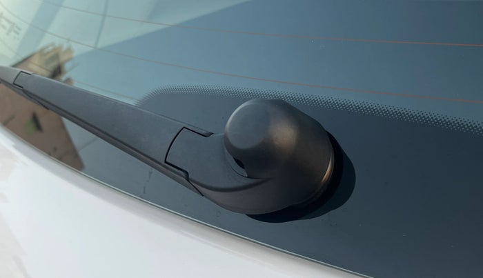 2022 MG ASTOR SUPER 1.5 MT, Petrol, Manual, 14,356 km, Rear Wiper