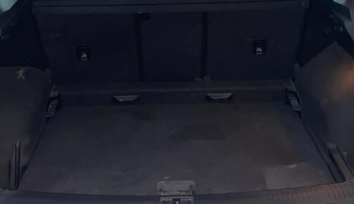 2019 Volkswagen TIGUAN HIGHLINE TDI AT, Diesel, Automatic, 1,21,122 km, Boot Inside