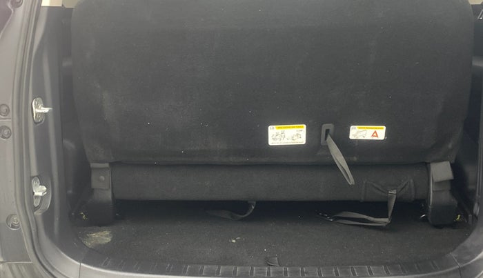 2023 Mahindra SCORPIO-N Z6 DIESEL MT 2WD 7 STR, Diesel, Manual, 75,690 km, Boot Inside