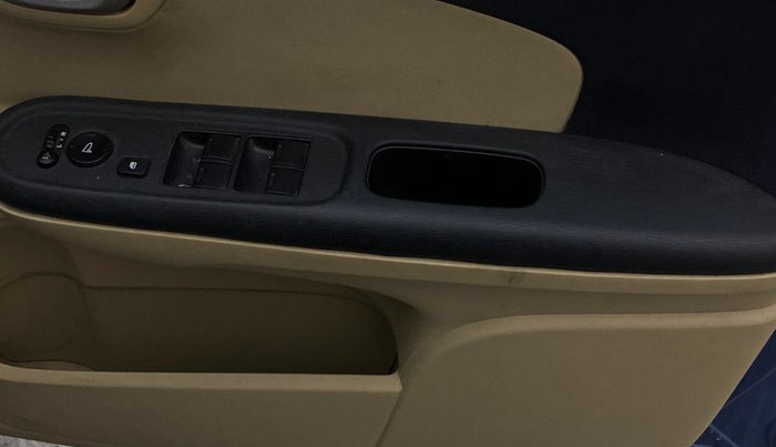 2015 Honda Amaze 1.2L I-VTEC VX, Petrol, Manual, 83,389 km, Driver Side Door Panels Control