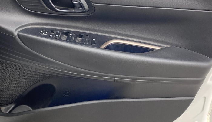 2022 Hyundai NEW I20 ASTA 1.2 MT, Petrol, Manual, 64,373 km, Driver Side Door Panels Control