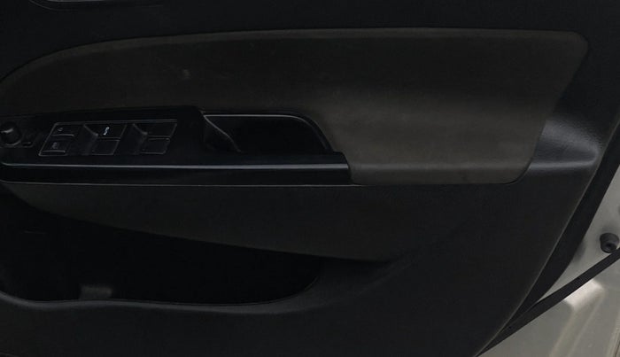 2016 Maruti Swift VXI O, Petrol, Manual, 66,684 km, Driver Side Door Panels Control