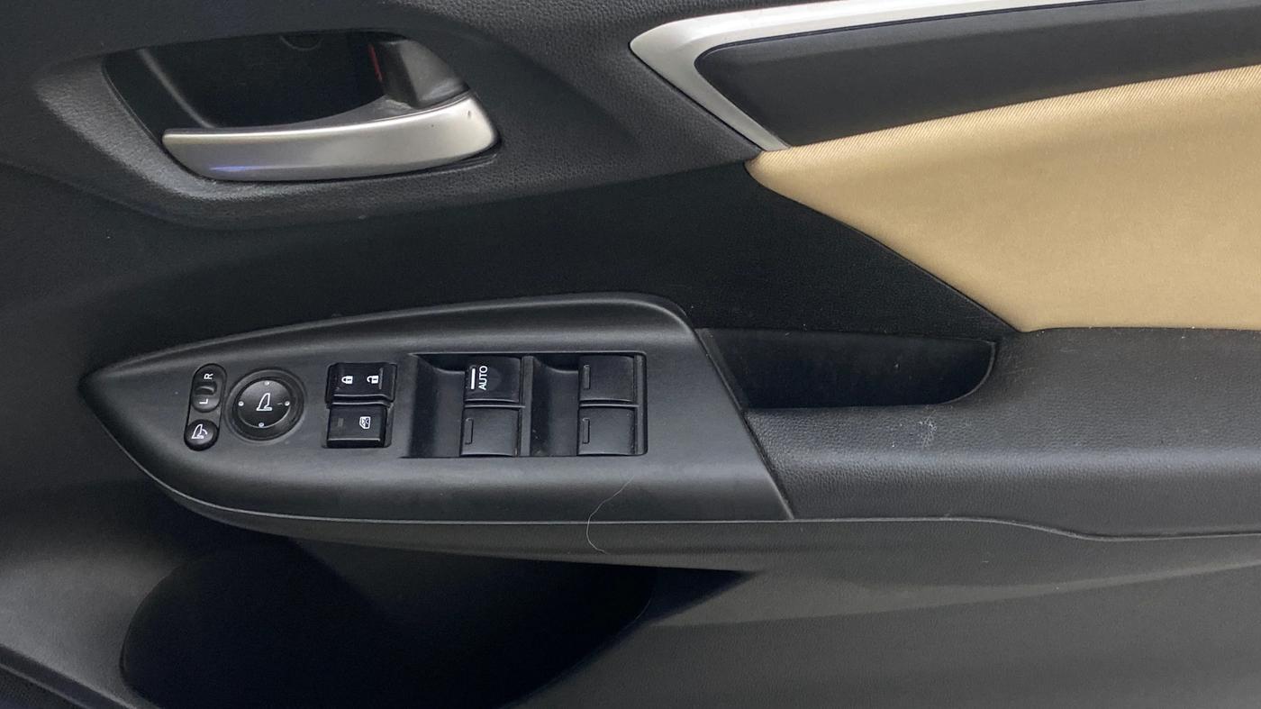 2021 Honda Jazz 1.2L I-VTEC VX CVT, Petrol, Automatic, 29,399 km, Driver Side Door Panels Control