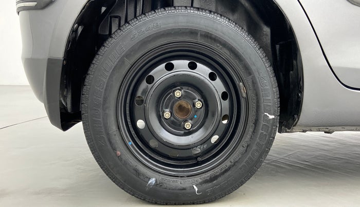 2013 Maruti Swift VDI, Diesel, Manual, 71,824 km, Right Rear Wheel