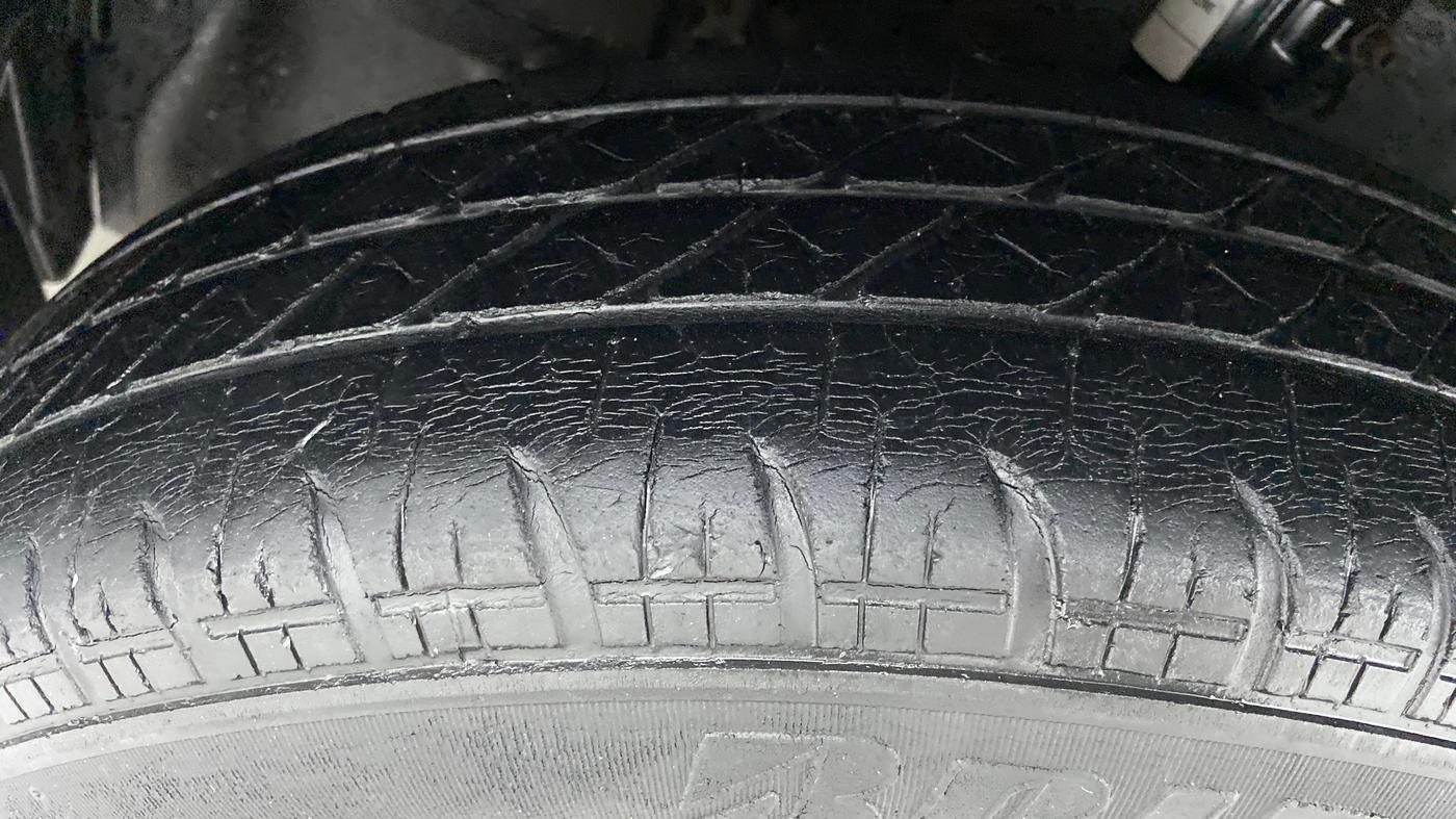 2013 Maruti Swift VDI, Diesel, Manual, 71,824 km, Left Front Tyre Tread