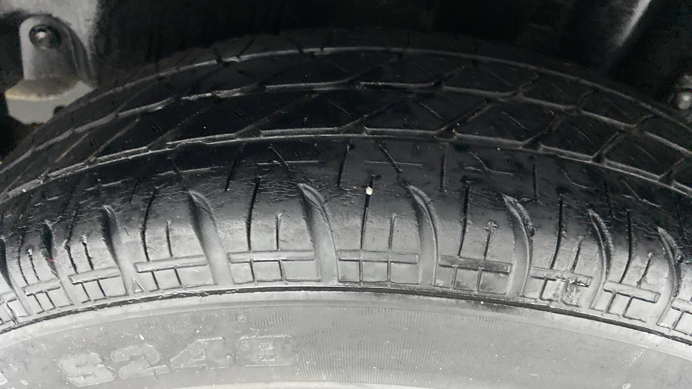 2013 Maruti Swift VDI, Diesel, Manual, 71,824 km, Left Rear Tyre Tread