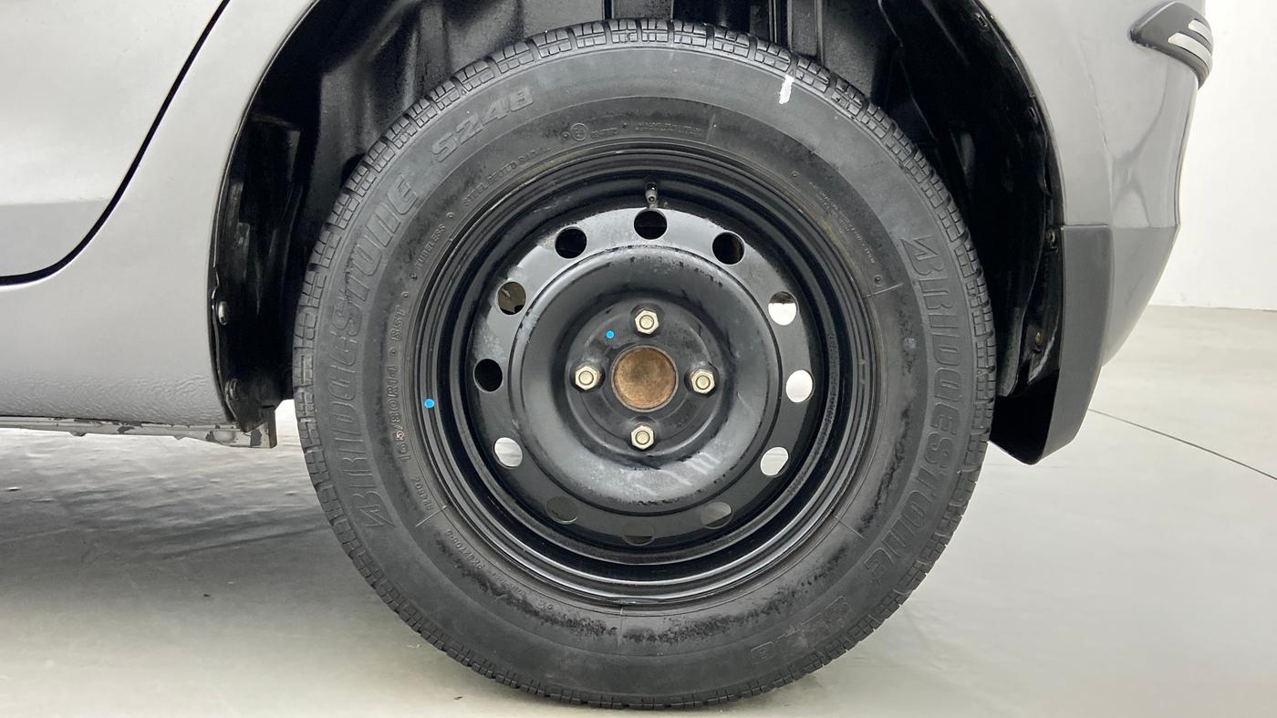 2013 Maruti Swift VDI, Diesel, Manual, 71,824 km, Left Rear Wheel