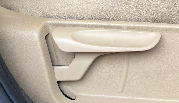 2014 Volkswagen Polo HIGHLINE1.2L, Petrol, Manual, 44,306 km, Driver Side Adjustment Panel