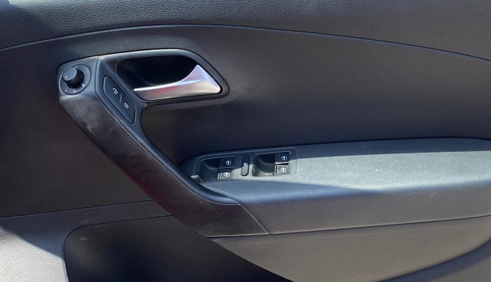 2019 Volkswagen Polo HIGHLINE PLUS 1.0 16 ALLOY, Petrol, Manual, 47,433 km, Driver Side Door Panels Control