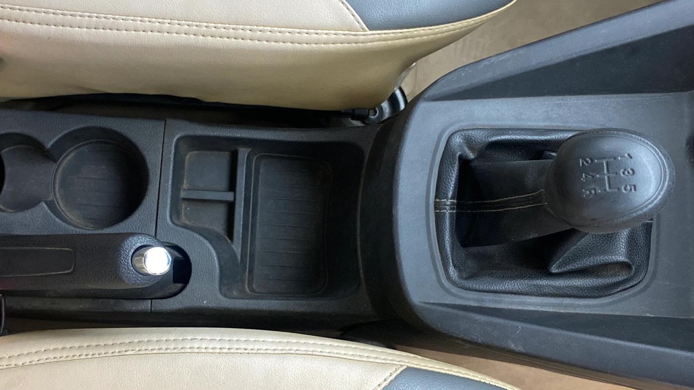 2020 Ford Figo Aspire TITANIUM PLUS 1.2 PETROL, Petrol, Manual, 30,945 km, Gear Lever