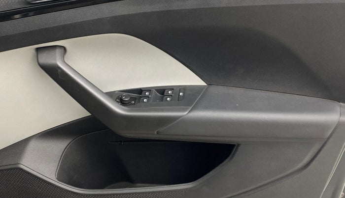 2022 Skoda KUSHAQ STYLE 1.5L TSI MT, Petrol, Manual, 34,912 km, Driver Side Door Panels Control