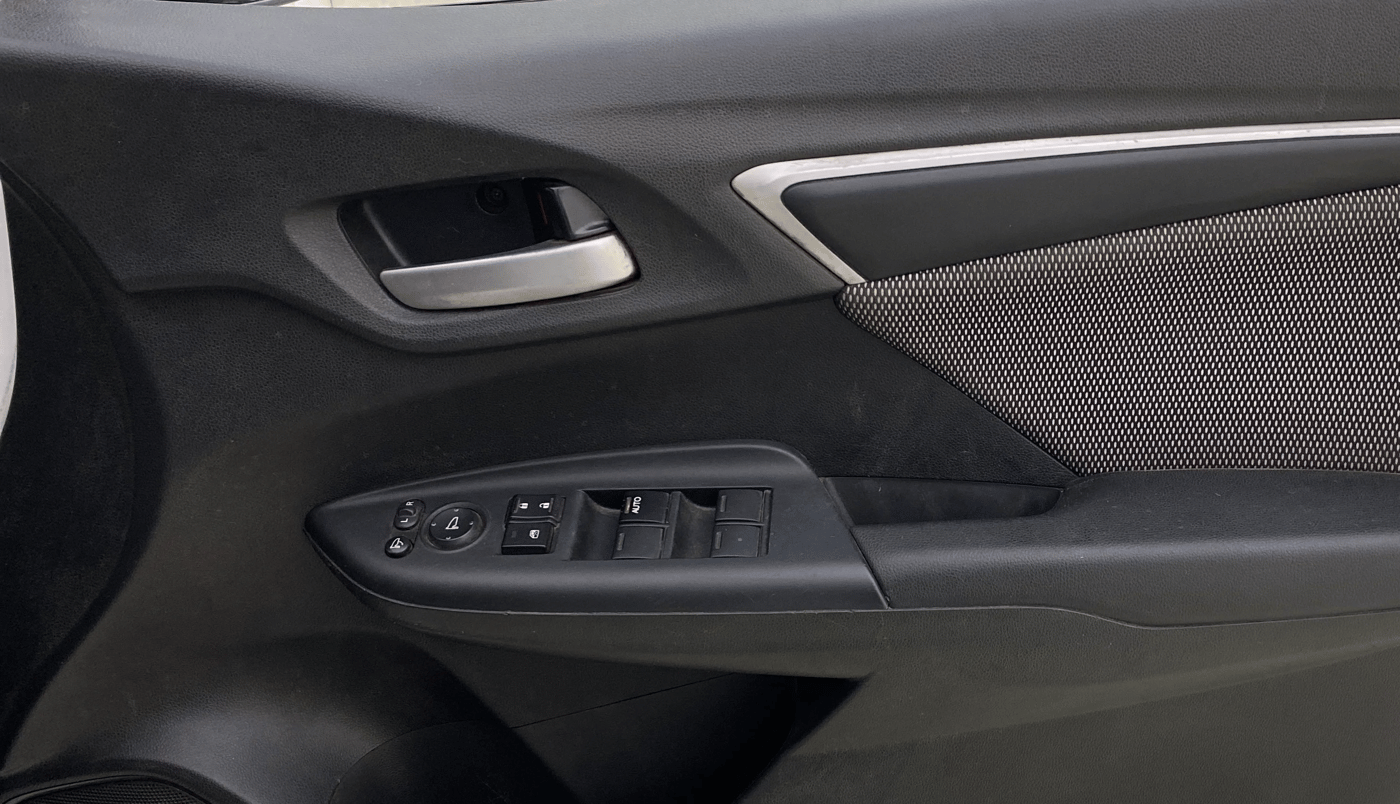 2018 Honda WR-V 1.2L I-VTEC VX MT, CNG, Manual, 1,24,680 km, Driver Side Door Panels Control