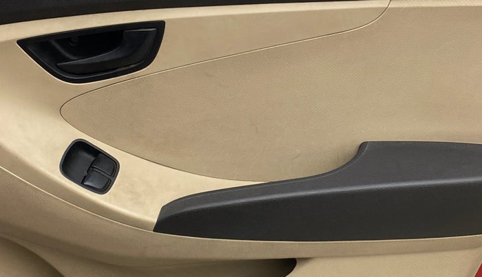 2015 Hyundai Eon MAGNA +, Petrol, Manual, 60,963 km, Driver Side Door Panels Control