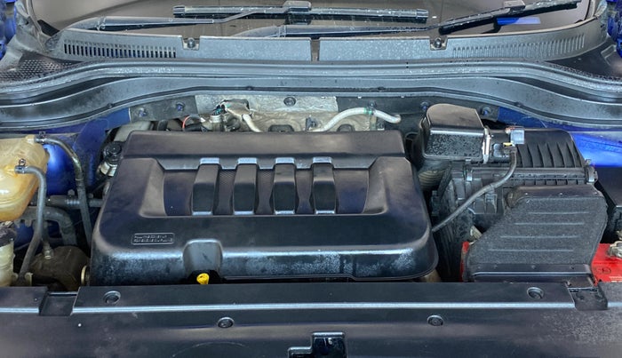 2022 Mahindra XUV700 AX 7 LUXURY D MT 7 STR, Diesel, Manual, 58,100 km, Engine View