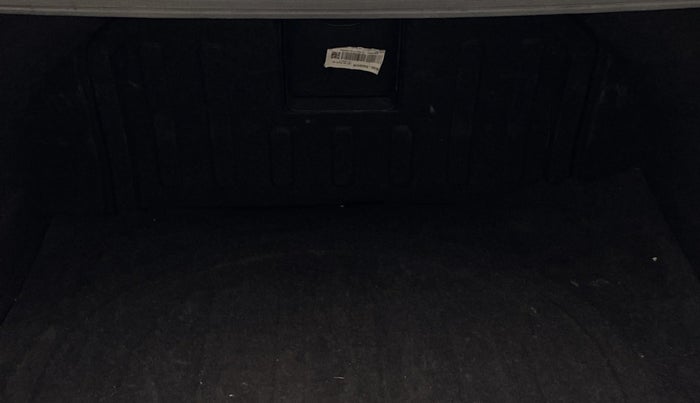 2017 Hyundai New Elantra 2.0 SX MT PETROL, Petrol, Manual, 48,625 km, Boot Inside