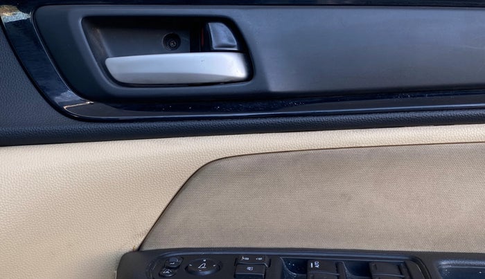 2019 Honda Amaze 1.2L I-VTEC VX, Petrol, Manual, 33,004 km, Driver Side Door Panels Control