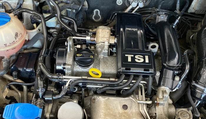 2014 Volkswagen Vento HIGHLINE PETROL AT, Petrol, Automatic, 42,796 km, Engine View - Right