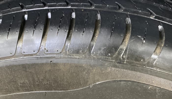 2019 Maruti Swift LXI, Petrol, Manual, 13,268 km, Right Rear Tyre Tread