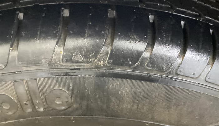 2019 Maruti Swift LXI, Petrol, Manual, 13,268 km, Left Front Tyre Tread