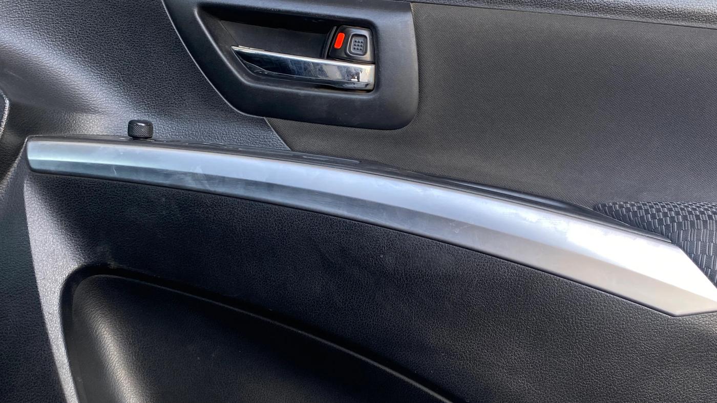 2018 Maruti S Cross ZETA 1.3, Diesel, Manual, 1,18,514 km, Driver Side Door Panels Control