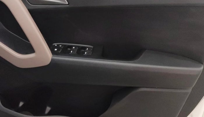 2016 Hyundai Creta SX PLUS AT 1.6 PETROL, Petrol, Automatic, 88,262 km, Driver Side Door Panels Control