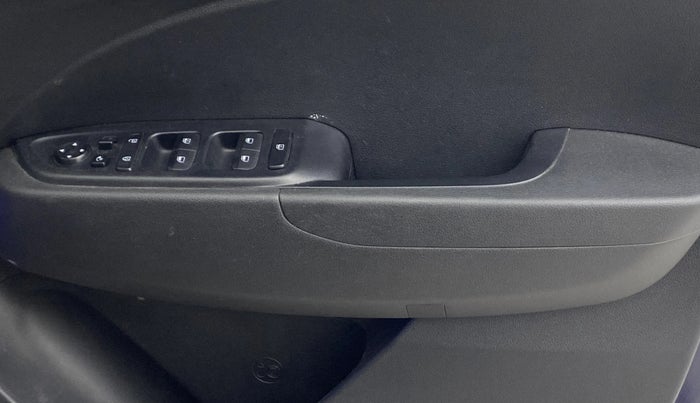 2021 Hyundai VENUE SX 1.0 TURBO IMT, Petrol, Manual, 25,159 km, Driver Side Door Panels Control