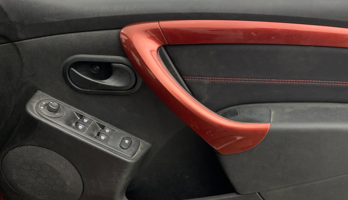 2017 Renault Duster RXS CVT, CNG, Automatic, 15,486 km, Driver Side Door Panels Control