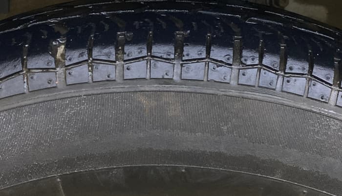 2021 Maruti Swift Dzire TOUR S-CNG, CNG, Manual, 32,791 km, Left Front Tyre Tread