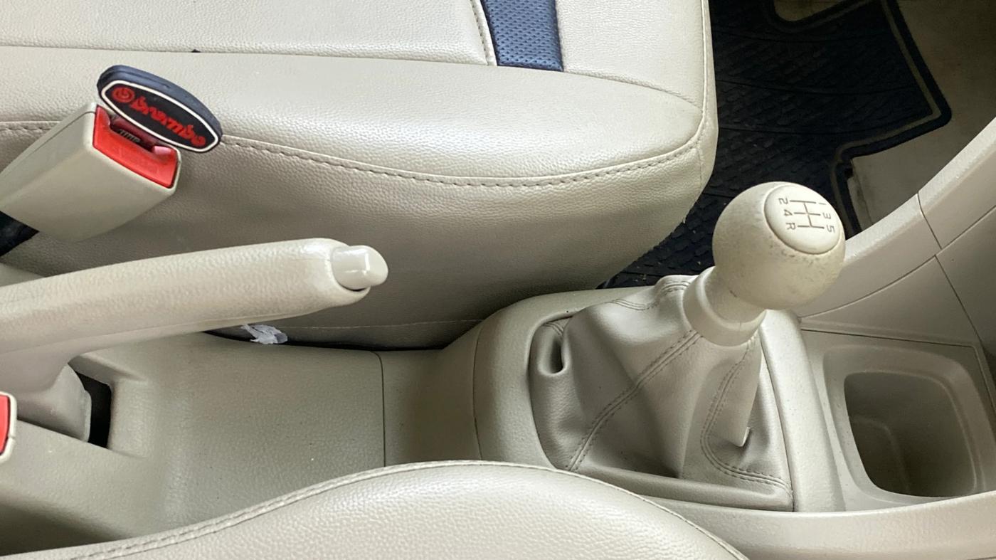 2021 Maruti Swift Dzire TOUR S-CNG, CNG, Manual, 32,791 km, Gear Lever