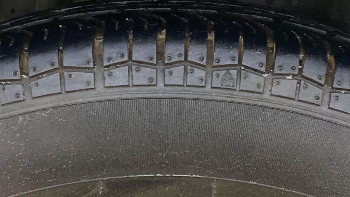 2021 Maruti Swift Dzire TOUR S-CNG, CNG, Manual, 32,791 km, Right Front Tyre Tread