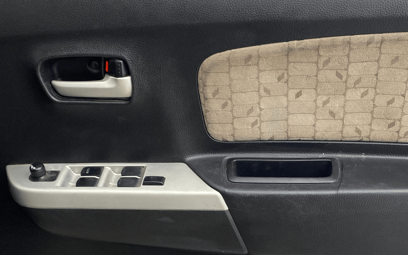 2014 Maruti Wagon R 1.0 VXI, Petrol, Manual, 42,704 km, Driver Side Door Panels Control