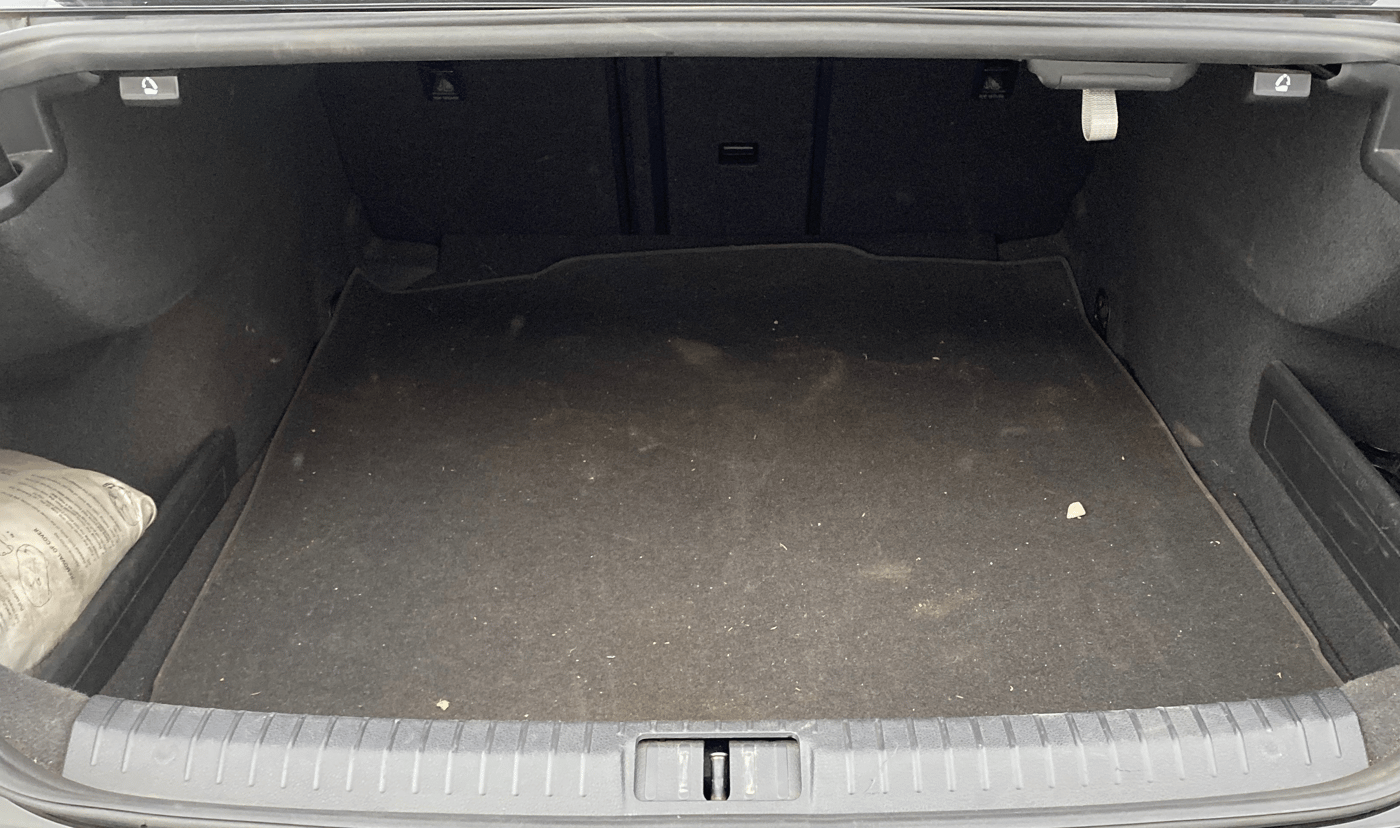2018 Volkswagen Passat HIGHLINE DSG, Diesel, Automatic, 80,437 km, Boot Inside